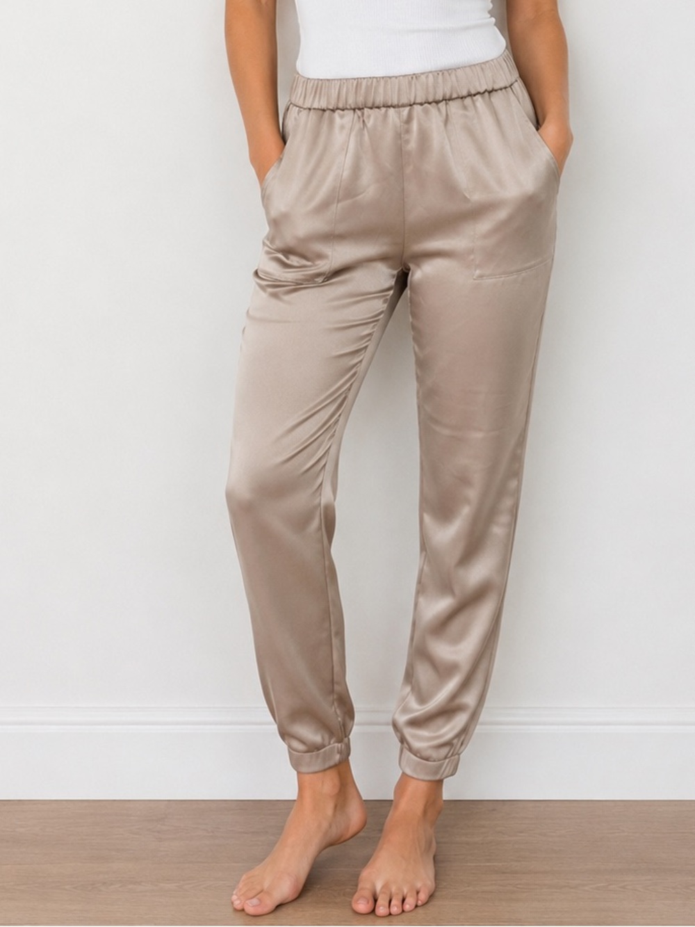THEORY SATIN JOGGERS******SIZE: 4
